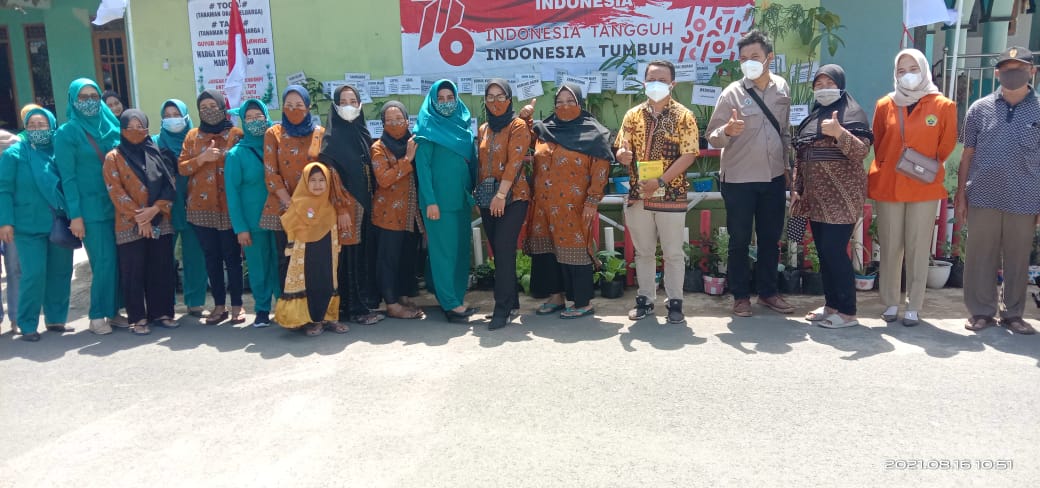 Peringati Kemerdekaan Indonesia ke-76 PKK Desa Talok Gandeng STIKes Kepanjen Adakan lomba TOGA dan Lingkungan Sehat (8)